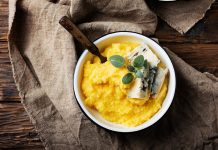 Dieta cu mămăligă promite să topească 15 kilograme într-o lună