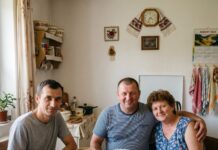 Soțul meu a adus acasă un necunoscut și a insistat să rămână peste noapte. Dimineața am descoperit secretul pe care îl ascunsese ani întregi